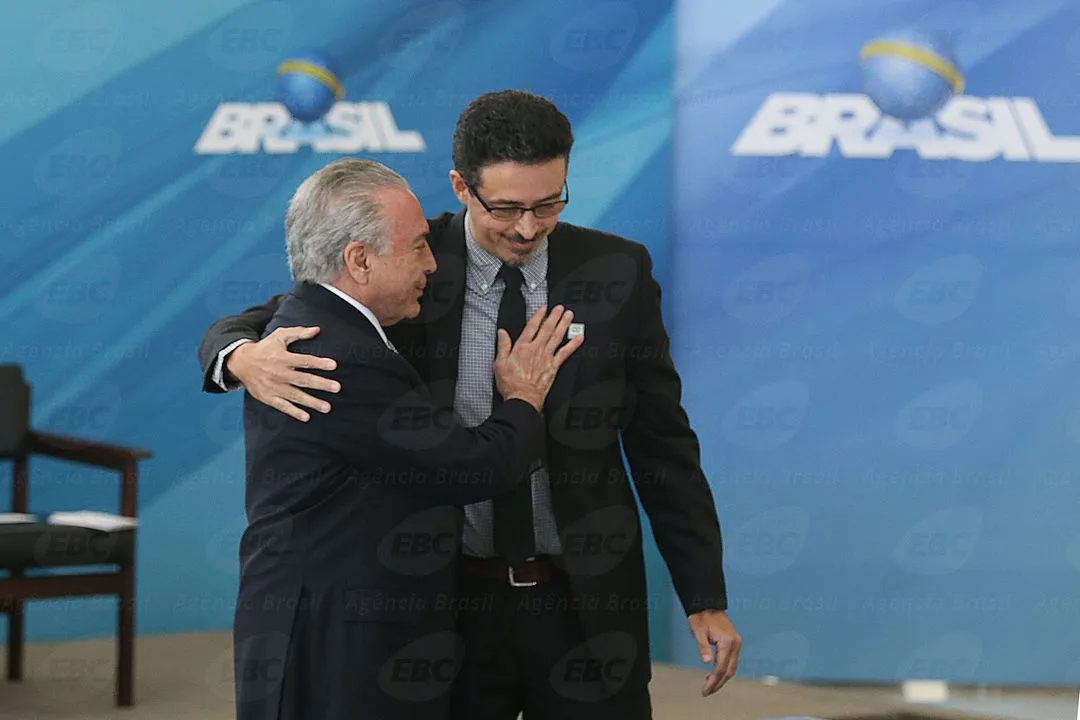 Brasília – O presidente Michel Temer dá posse ao novo ministro da Cultura, Sérgio Sá Leitão, em cerimônia no Palácio do Planalto (Antonio Cruz/Agência Brasil)