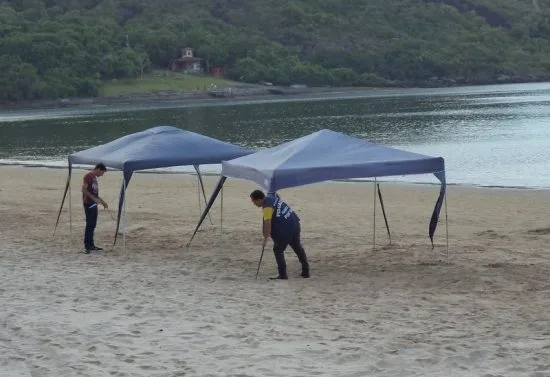 Tendas continuam proibidas nas praias e triciclos terão decreto específico em Guarapari