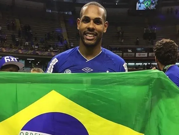 Antes da estreia pela seleção de vôlei, cubano Leal diz se sentir brasileiro