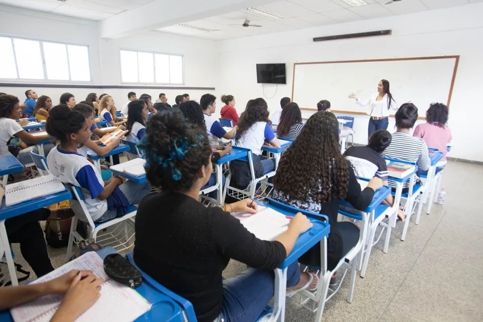 Férias nas escolas estaduais começam na segunda-feira