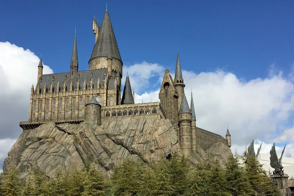 Castelo de Hogwarts com mais de 6 mil peças será vendido pela Lego