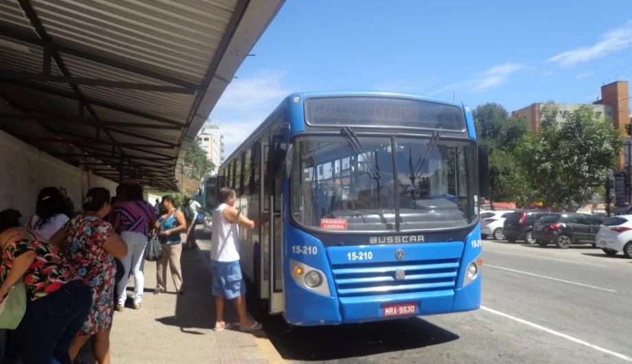 Coletivos circulam só com passageiros sentados em Cachoeiro