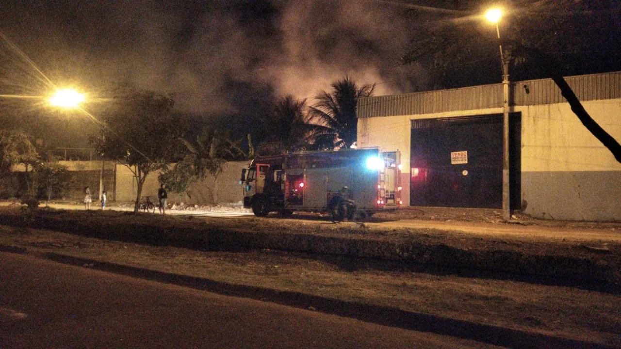 Casa pega fogo em Vila Velha; local era utilizado por usuários de drogas