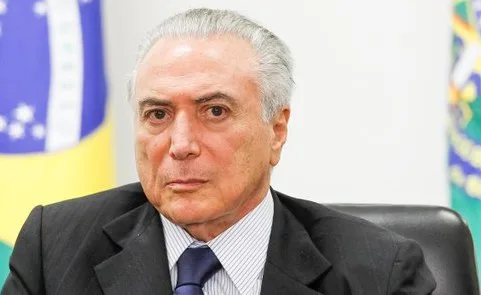 Queda em juros agrada Temer, afirma Padilha