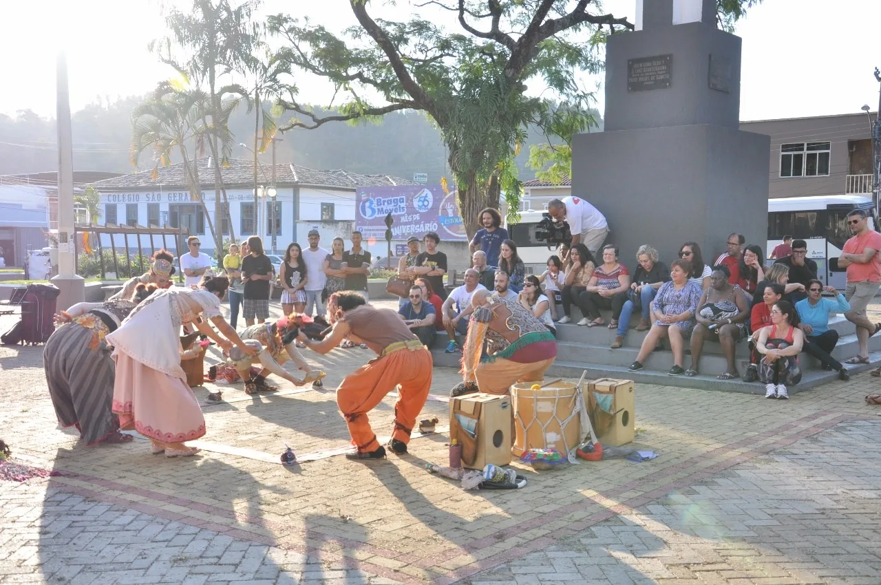 Festival Nacional de Teatro em Guaçuí segue até sábado