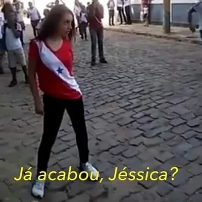 “Já acabou, Jessica?” Adolescente leva surra e vira piada na Internet