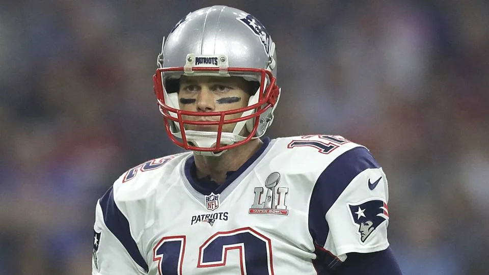 Camiseta usada por Tom Brady no Super Bowl é encontrada no México