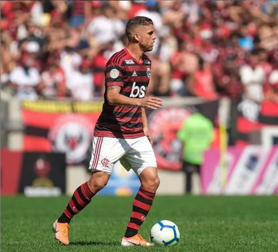 Em nota, Flamengo anuncia afastamento de Cuéllar por tempo indeterminado