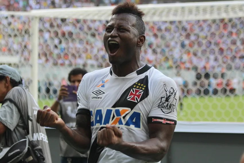 Vasco vence Flu, leva Taça Guanabara e tem vantagem nas finais do Carioca