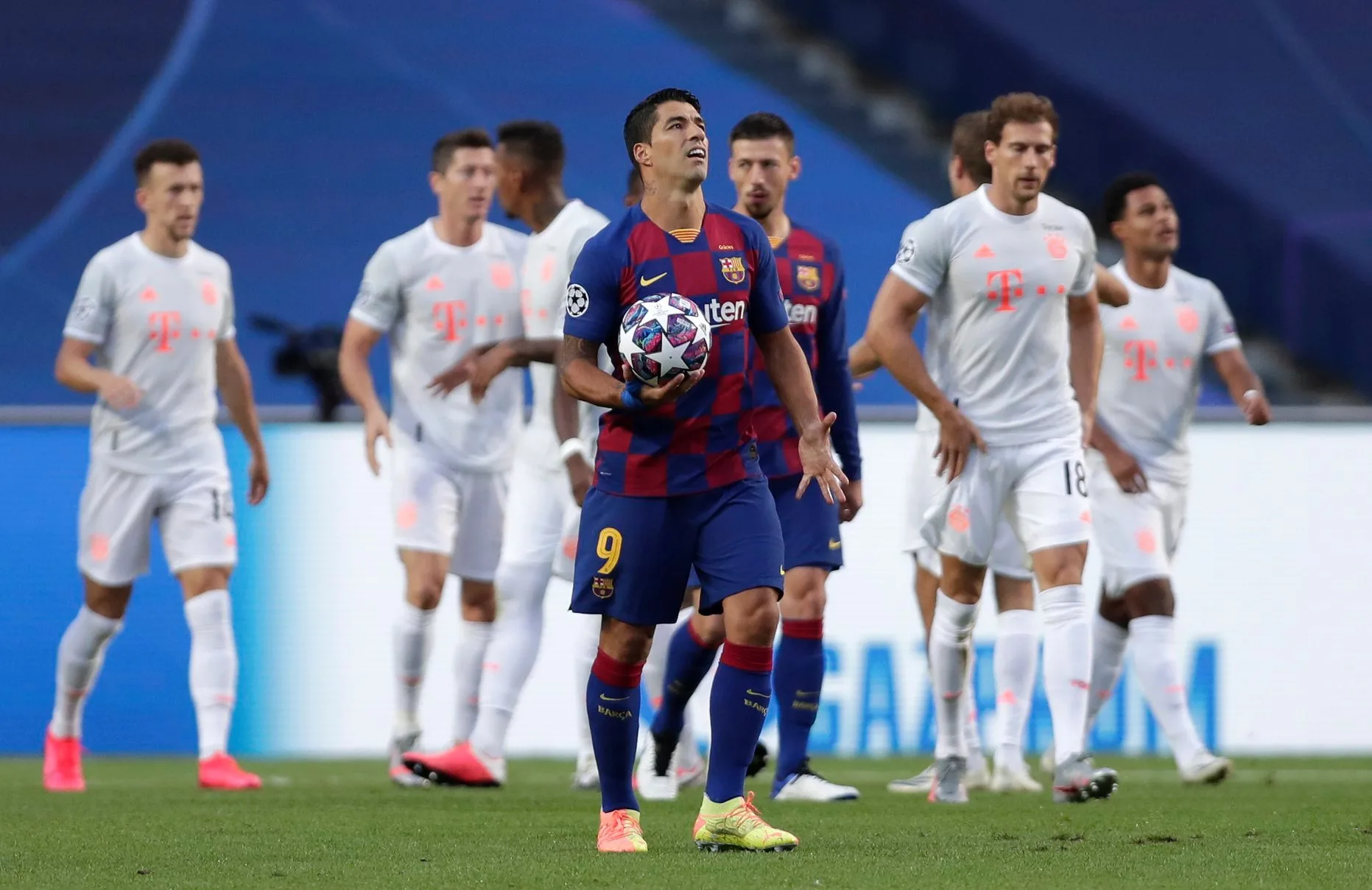 Massacre alemão! Bayern de Munique faz 8 no Barcelona e avança à semifinal da Liga dos Campeões