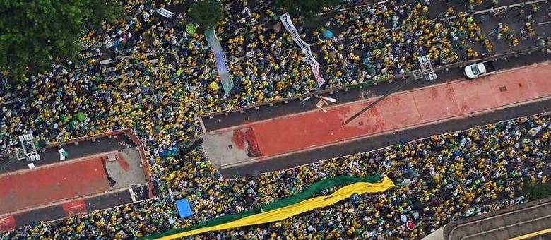 E agora, Dilma? Manifestações contra o Governo tomam conta do Brasil