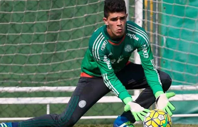 Goleiro Vinícius deve fazer estreia pelo Palmeiras em clássico com o Santos