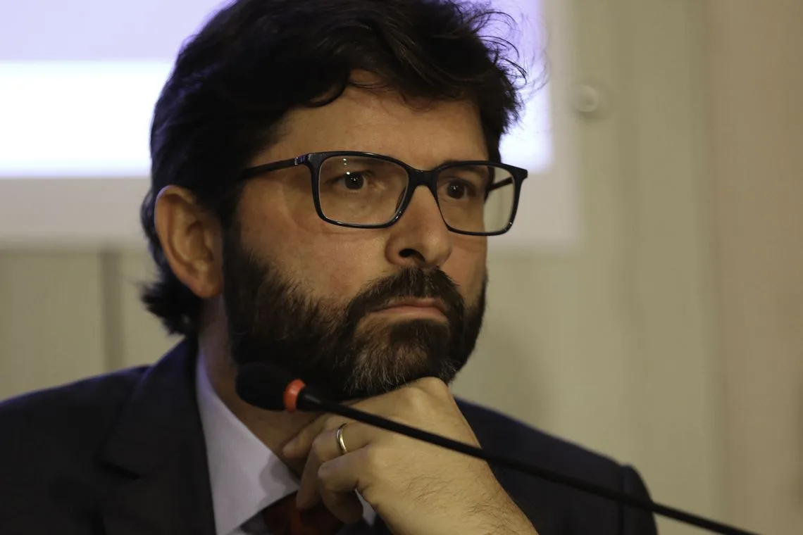 O secretário de Comércio Exterior do Ministério da Economia, Lucas Ferraz, divulga dados da balança comercial de março de 2019.