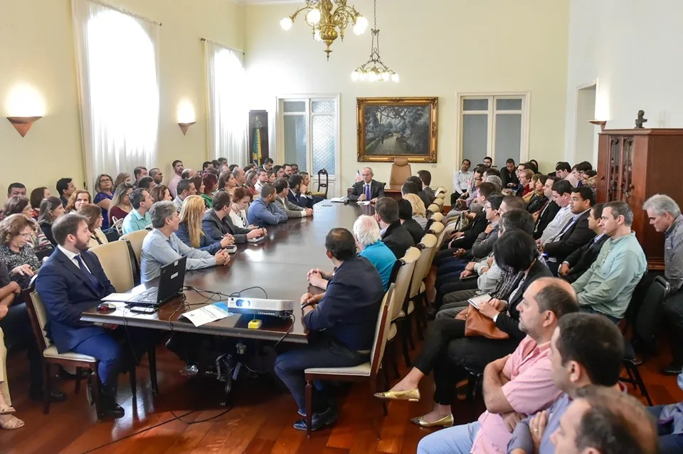 Paulo Hartung faz reunião com gestores estaduais no Palácio Anchieta