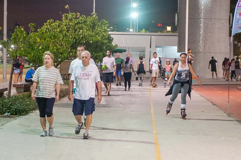 Sinalização no Calçadão de Camburi e Ciclovia