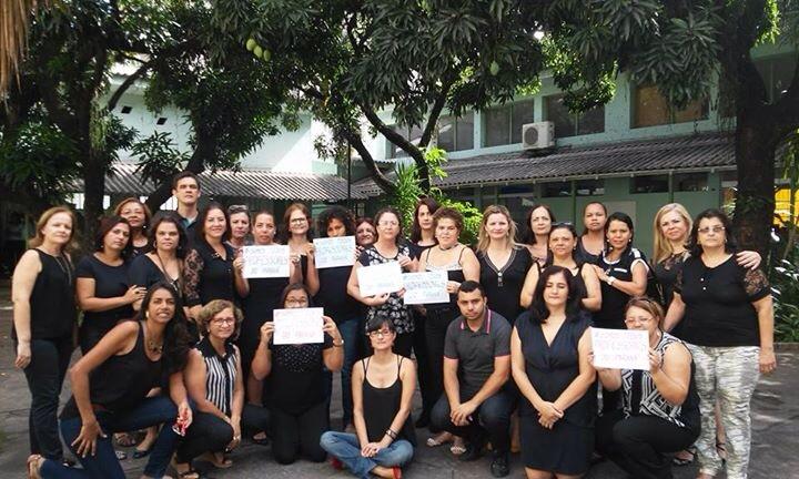 Professores do Espírito Santo vestem preto em apoio aos docentes do Paraná