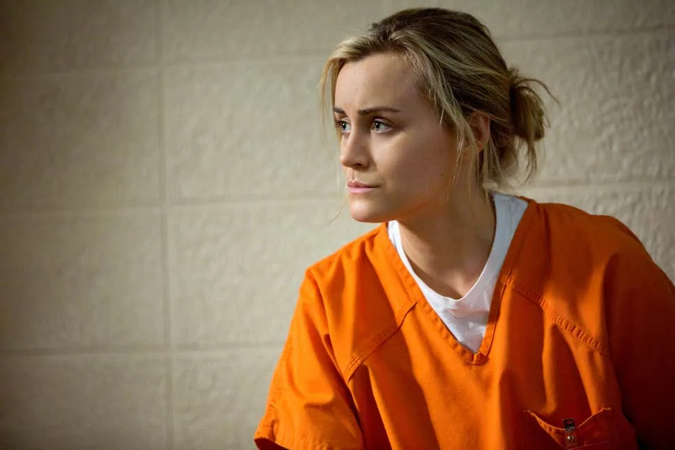 Protagonista de Orange Is The New Black assume namoro com outra mulher