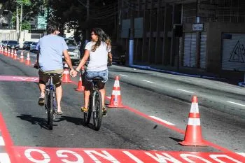 Ciclofaixa que liga o Tancredão a Rua de Lazer