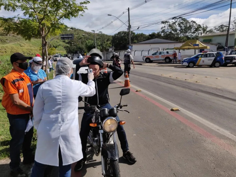 Barreira sanitária na rodovia Serafim Derenzi