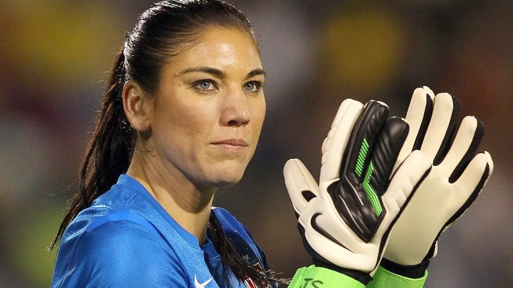 Hope Solo diz que foi vítima de abuso sexual de Blatter em festa de gala da Fifa