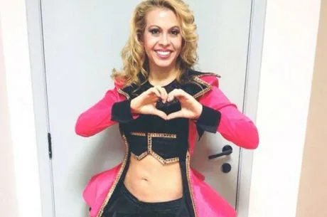 Joelma fala sobre carreira solo durante show da banda Calypso