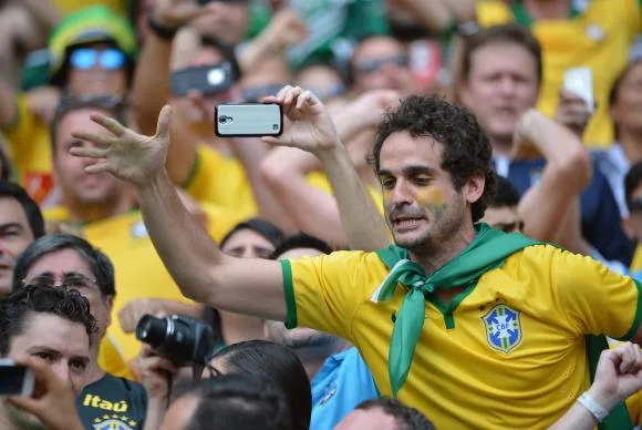 Mais de 38 milhões de fotos já foram enviadas por celular nos estádios da Copa