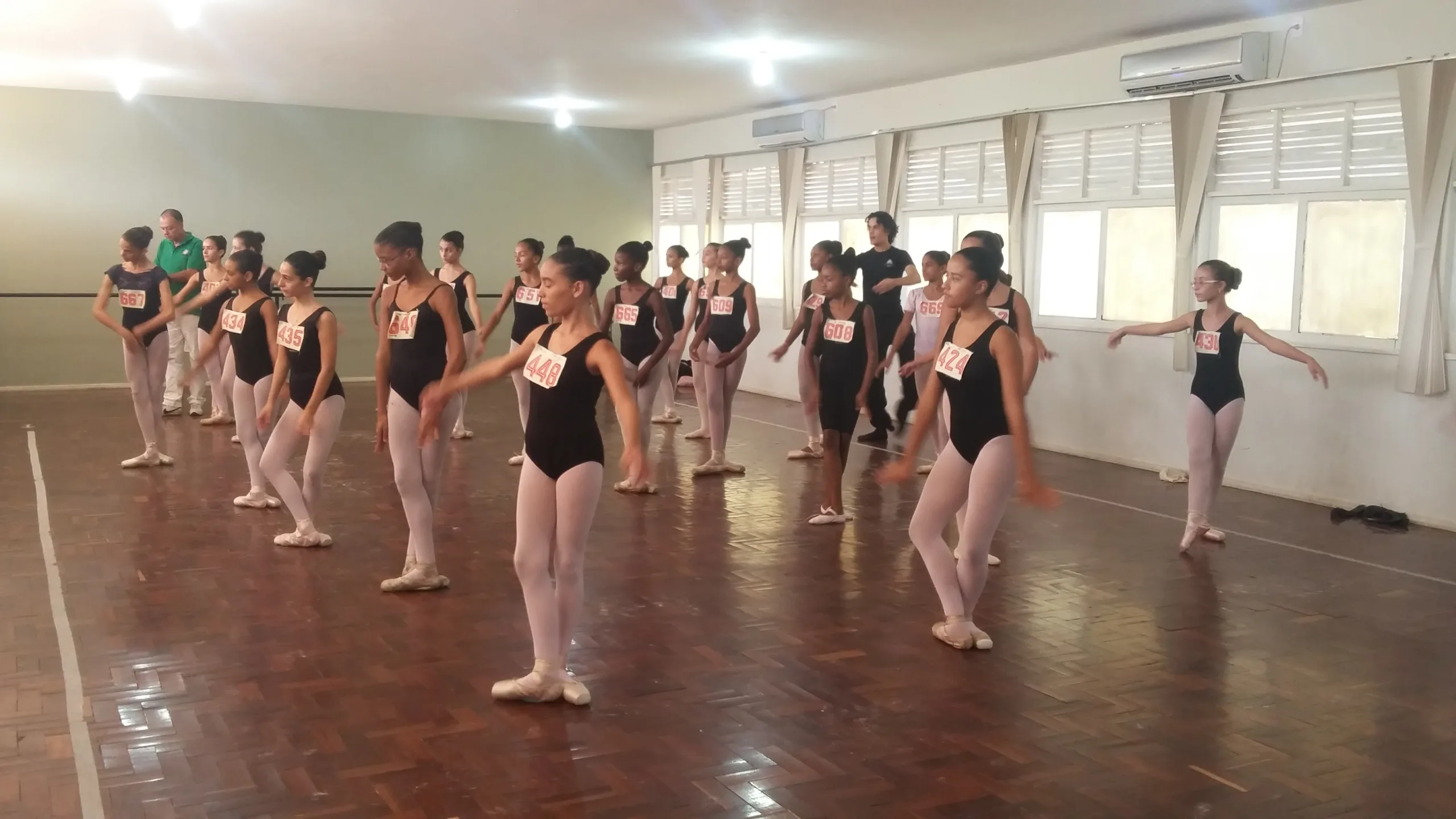 Seletiva do Ballet Bolshoi reúne 80 crianças e adolescentes em Guaçuí