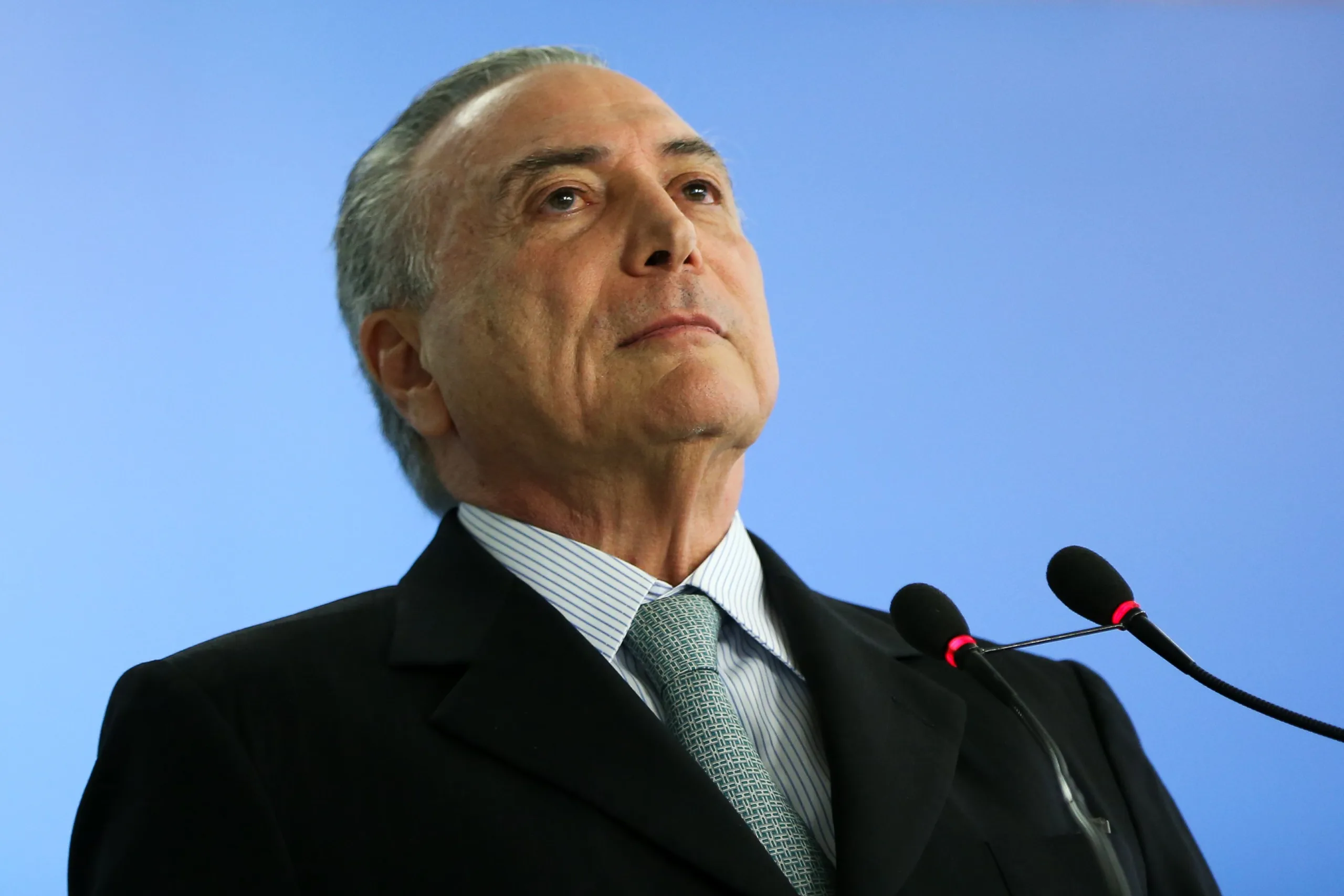 Brasília – O presidente interino Michel Temer dá posse ao novo ministro da Transparência, Fiscalização e Controle, Torquato Jardim. (Marcelo Camargo/Agência Brasil)