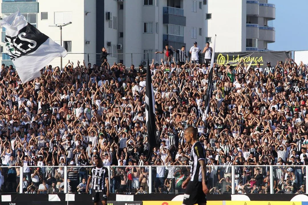 Figueirense oficializa técnico Elano Blumer para a sequência da Série B