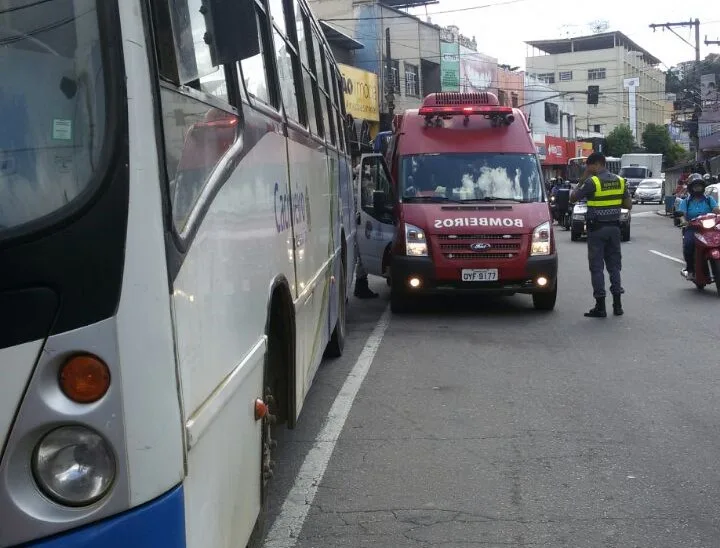 Idosa corre para pegar ônibus, cai e  acaba atropelada pelo coletivo em Cachoeiro