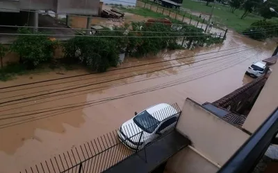 Queda de barreira, distritos isolados e famílias desalojadas com chuvas no Estado