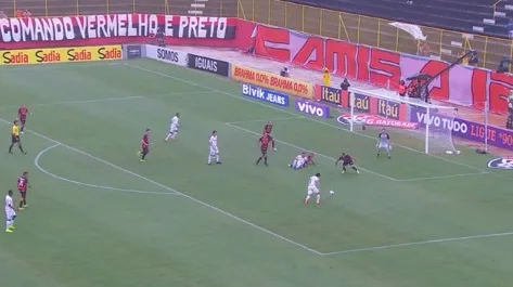 Vitória bate o Botafogo, mas segue na zona de degola