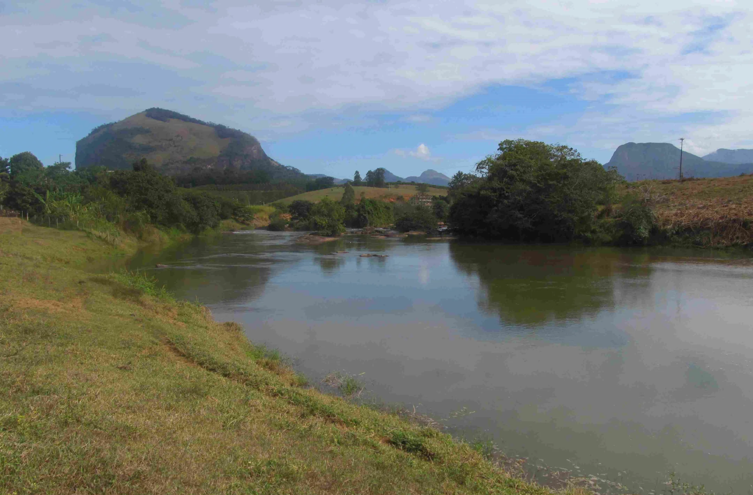 Jovem é encontrado morto às margens de rio em Jerônimo Monteiro