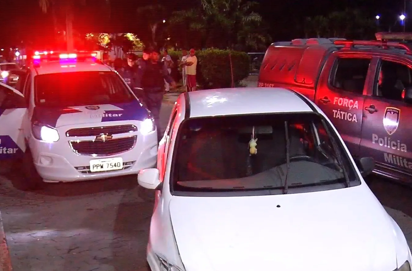 Vídeo | Moradores se desesperam durante tiroteio em bairro da Serra