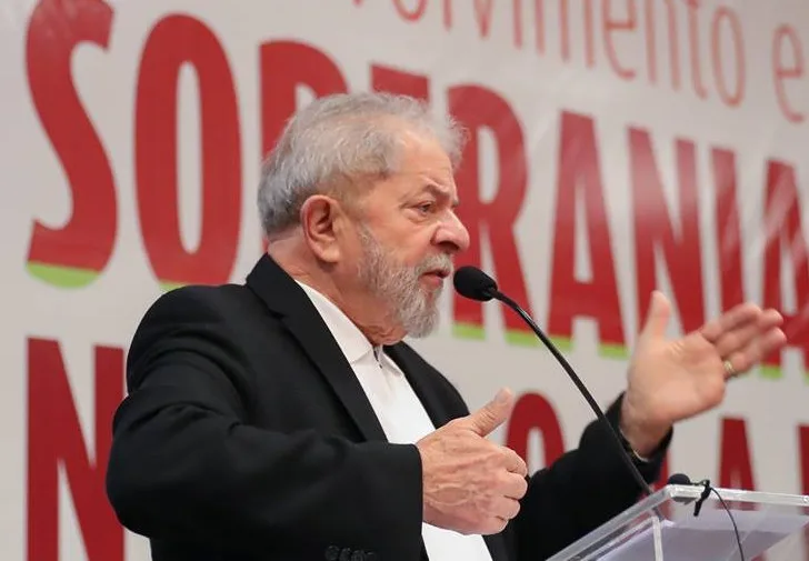 Todos que prestaram delação estão fumando charuto e rindo da nossa cara, diz Lula