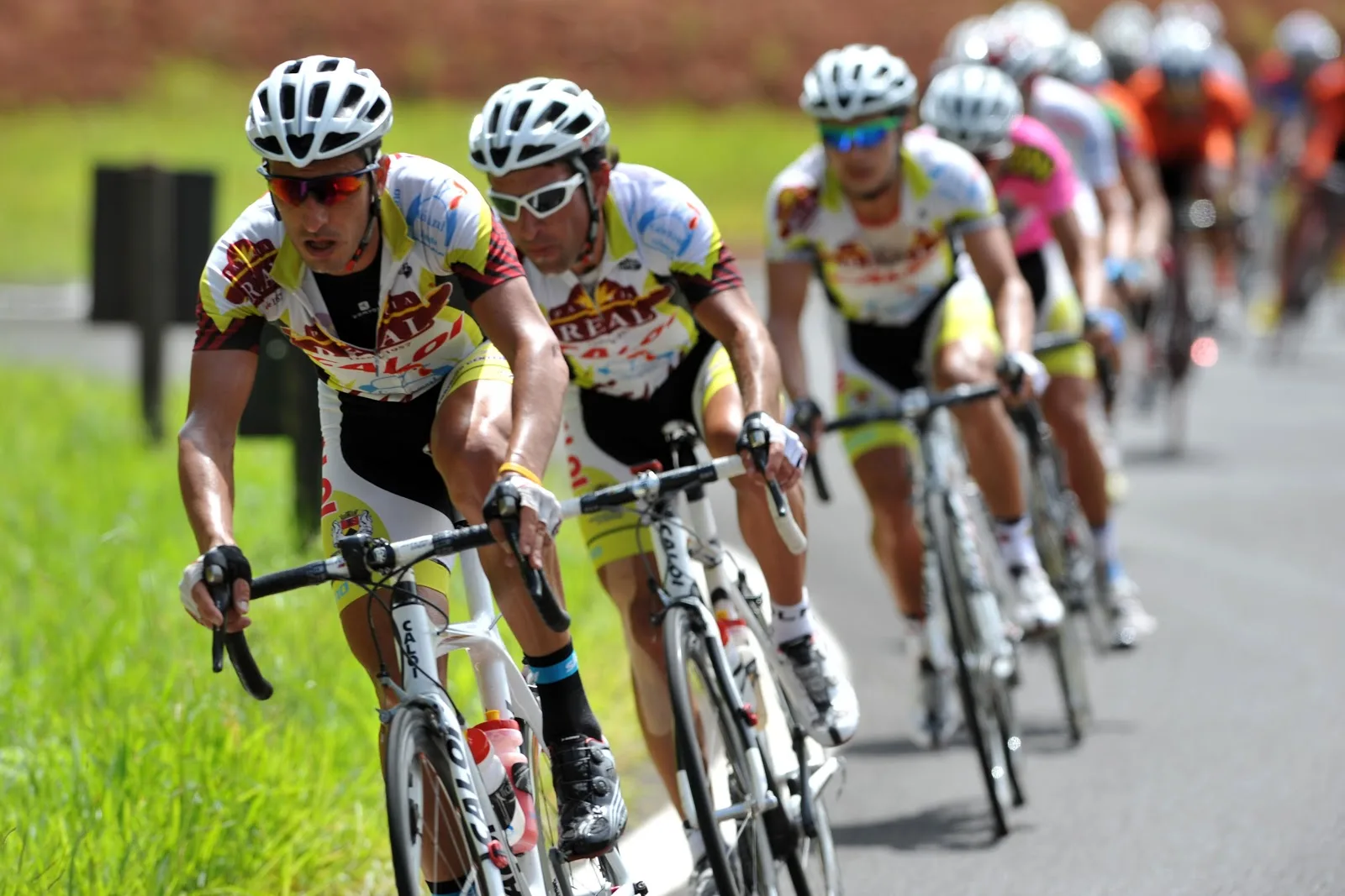 Ciclismo queima até 400 calorias por hora e ajuda a combater o estresse