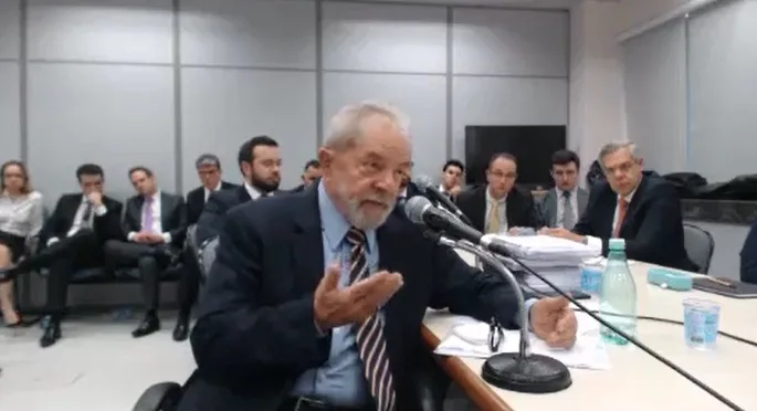 Defesa de Lula aponta 'manipulação de documentos' em processo sobre propina de construtora