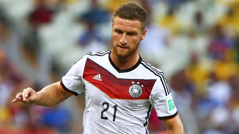 Arsenal confirma Mustafi e vende alemão prata no Rio-2016 ao Werder Bremen