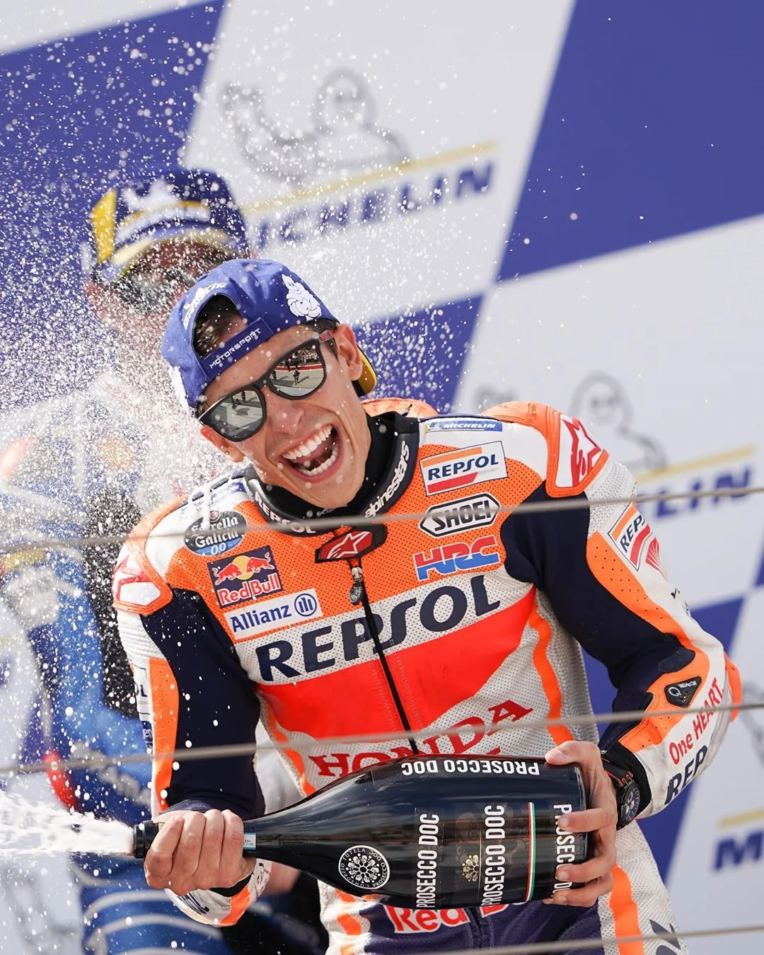 Atual tetracampeão da MotoGP, Márquez renova contrato com a Honda