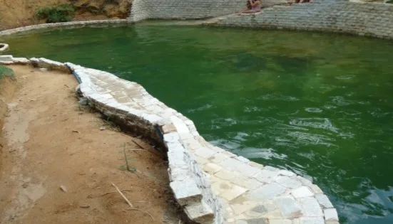 Polícia ambiental paralisa construção de piscinas dentro de nascente em Aracruz