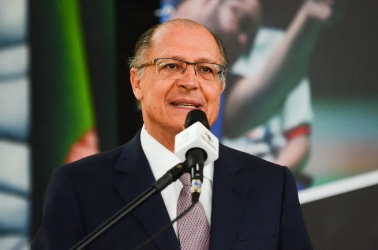 São Paulo – Atletas paralímpicos paulistas e do Time São Paulo receberam medalhas de mérito esportivo do governador Geraldo Alckmin, no Palácio dos Bandeirantes (Rovena Rosa/Agência Brasil)