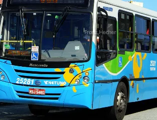 Motoristas encerram protesto e ônibus voltam a circular na Serra