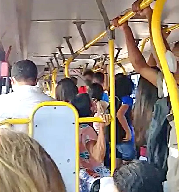 Ônibus lotado ainda é motivo de queixa em Guarapari