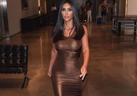 Kim Kardashian admite que faz xixi em si mesma em premiações