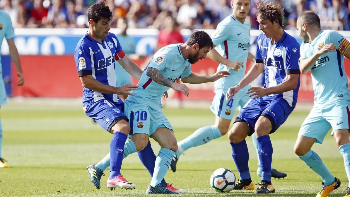 Na estreia de Paulinho, Messi marca dois e comanda vitória do Barça no Espanhol