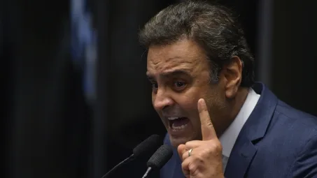 Tucanos pedem renúncia de Aécio ao comando como 'gesto de grandeza'