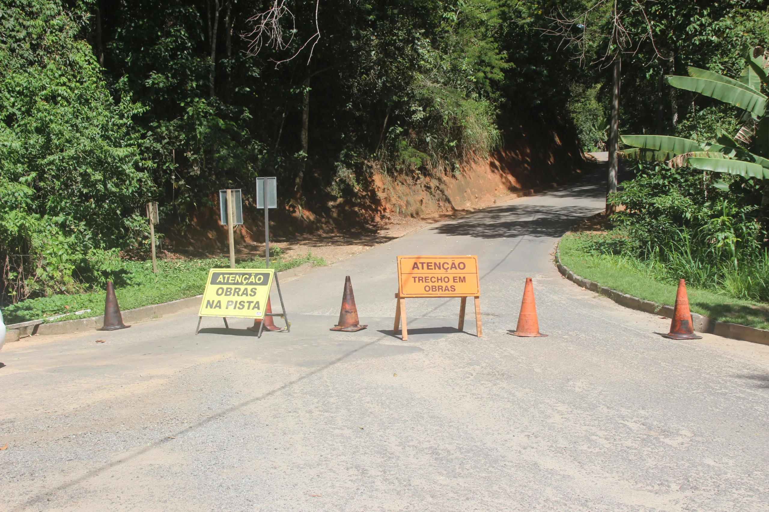 Obras de recuperação de via têm início em Domingos Martins