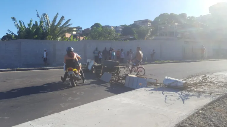 Manifestantes fecham Rodovia Leste-Oeste em Cariacica