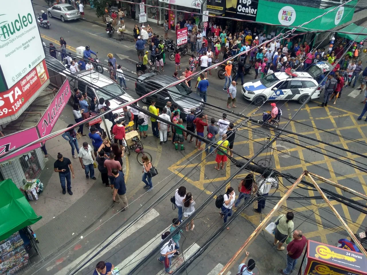 VÍDEO | Confusão na Expedito Garcia: policiais prendem quatro após assalto em Campo Grande