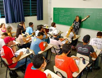 Piso do Magistério custa quase 79% do Fundeb aos gestores do Espírito Santo